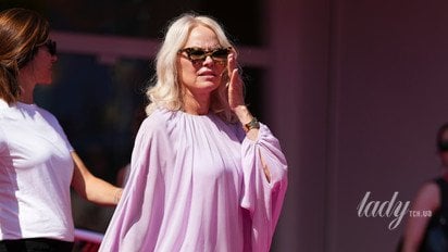 «Я не жертва, я победительница»: Памела Андерсон рассказала о своём гепатите С