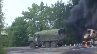 Военный эксперт Коваленко показал красивый прилёт по логистической колонне оккупантов