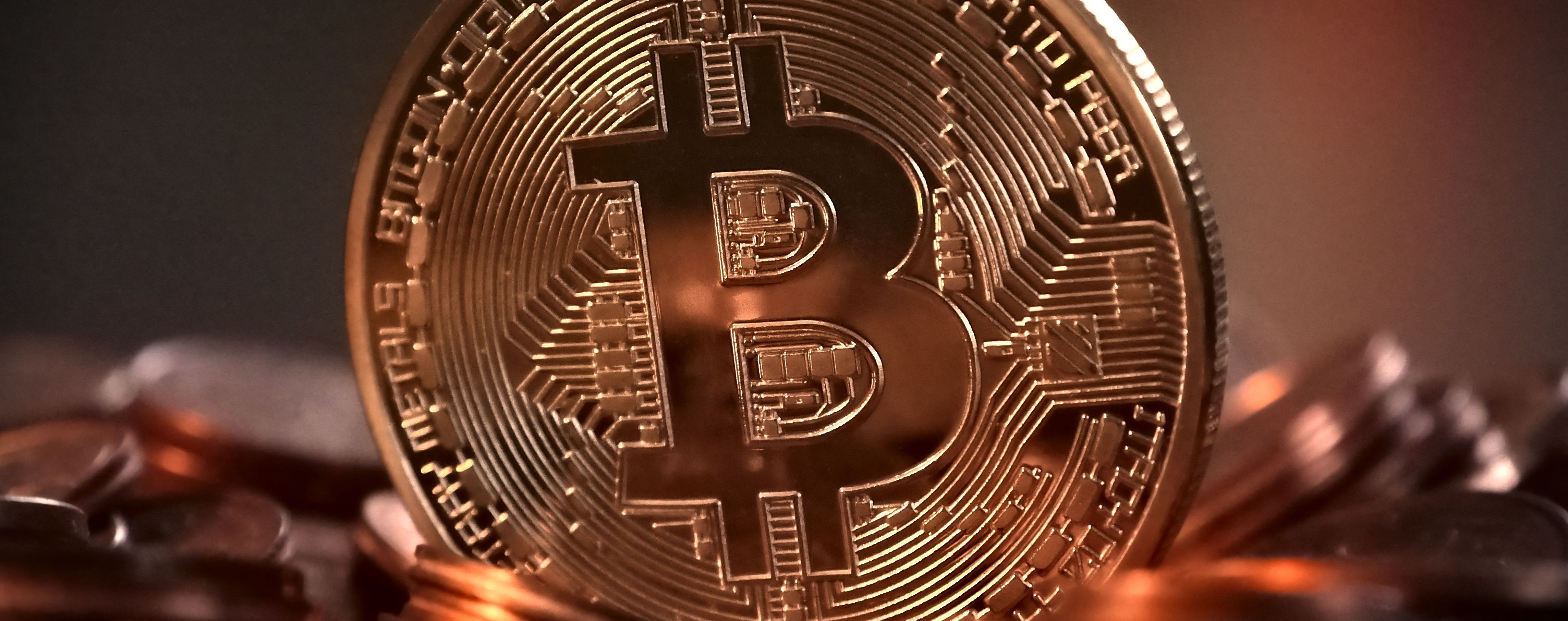 Bitcoin знову здорожчав: вартість криптовалюти перевищила 19 тисяч доларів