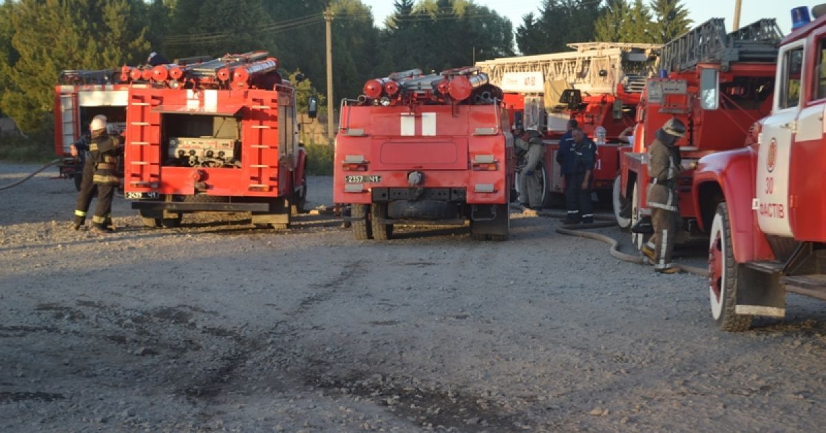 Всего к тушению пожара привлечено 45 единиц пожарной и специальной техники и пожарных 218 / © Государственная служба Украины по чрезвычайным ситуациям