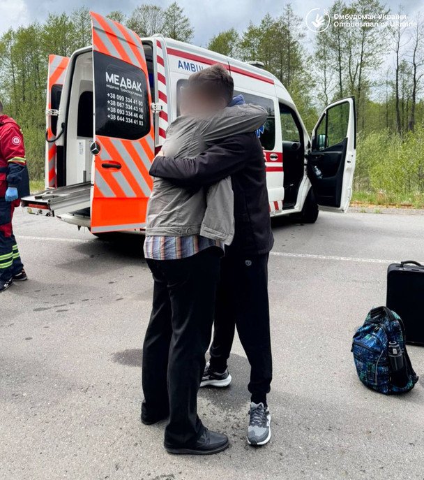 С оккупации вернули 15-летнего парня, который 3 года не видел отца