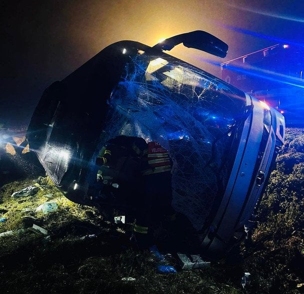 Автобус з українцями перекинувся на трасі D1 у Словаччині / Фото: Polícia Slovenskej republiky / Facebook