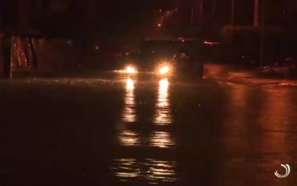 Появилось видео затопленного после мощного ливня курортного Батуми