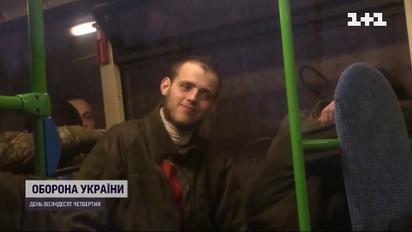 Как минимум семь автобусов с украинскими ранеными бойцами выехали из "Азовстали"