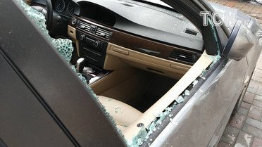 На BMW впала буруля / © Фото Дмитра Фурдака/ТСН