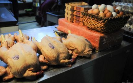 Птичий грипп в Украине: Госпродпотребслужба призвала не покупать курятину и яйца на стихийных рынках