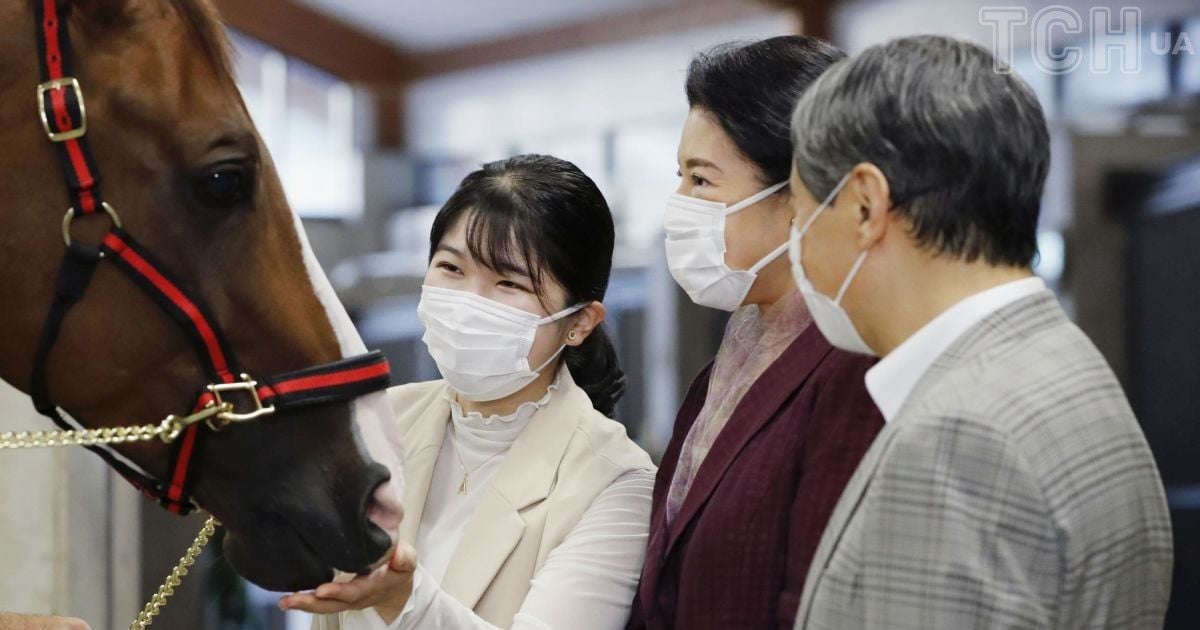 Император Нарухито, императрица Масако и их дочь – принцесса Айко