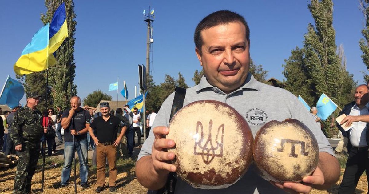 В Крыму стартовала бессрочная блокада полуострова. / © facebook.com/ayder.muzhdabaev