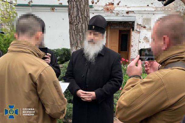 СБУ чомусь вирішила заблюрити обличчя ієрарха, хоча вказала його ім'я / © СБУ