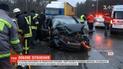На столичній Оболоні лоб у лоб зіштовхнулись легковик та вантажівка