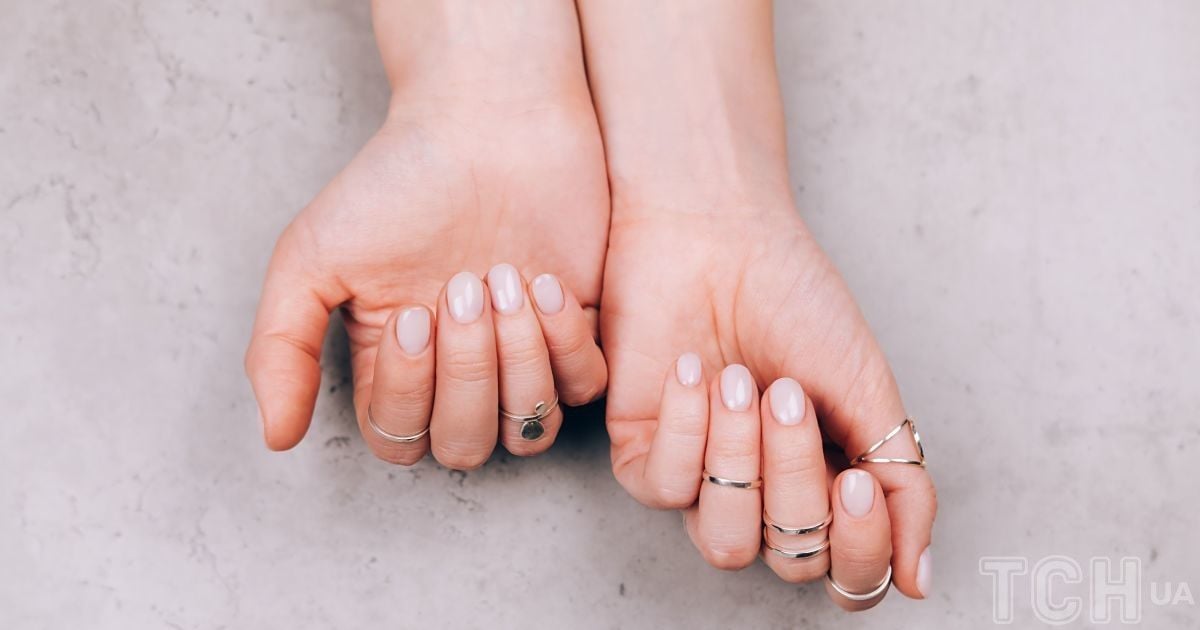Елегантна краса: добірка ідей натурального манікюру