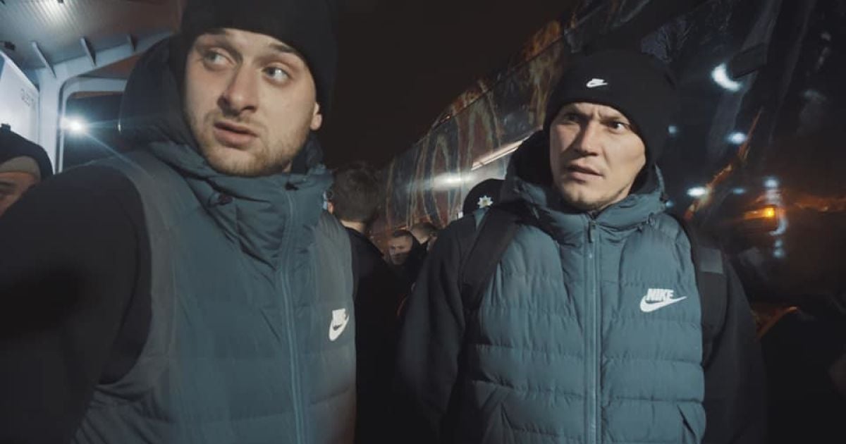 Тест на патріотизм. Ультрас зупинили автобус із гравцями "Шахтаря" та поставили їм ультиматум