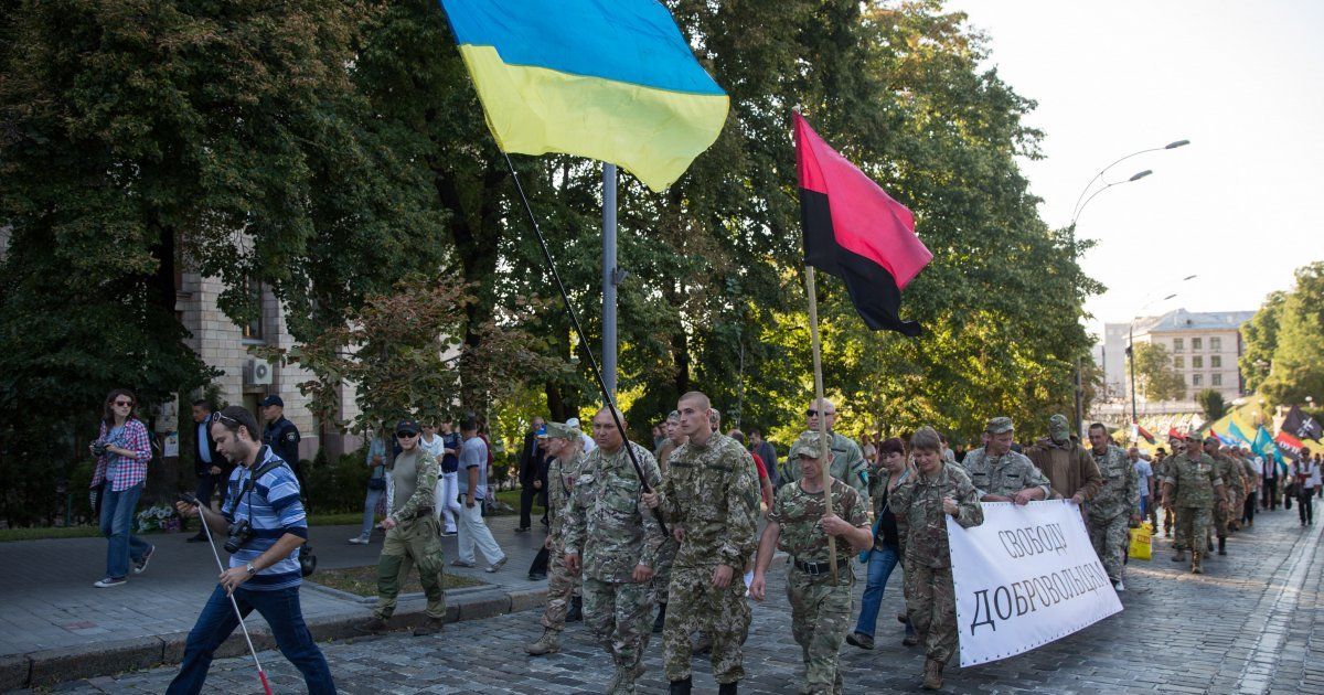 Марш батальйону ОУН у Києві_1 / © УНИАН