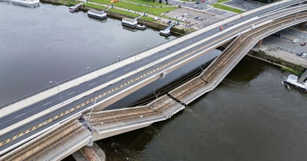 В Дрездене обрушился мост Карола через реку Эльба