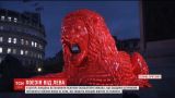 В центре Лондона установили скульптуру "говорящего" льва
