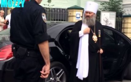 Митрополит Павел после инцидента с полицией пожаловался на забитые парковки возле Лавры
