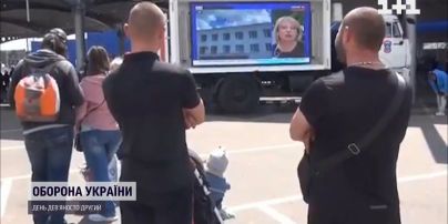 В Мариуполе оккупанты показывают пропагандистские каналы в центре города