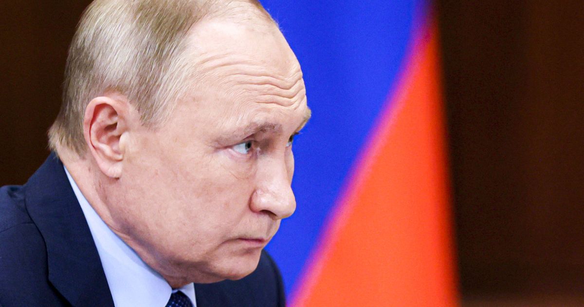 Канцлер Германии во время первого телефонного разговора с Путиным призвал РФ к немедленной деэскалации