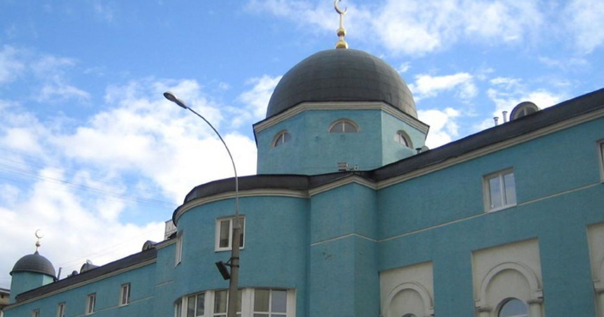 Парафіяни мечеті зазнали нападу.