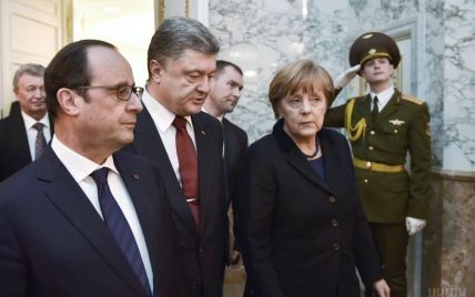 Порошенко обговорить з Олландом і Меркель останні заяви Путіна