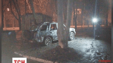 У Харкові о пів на четверту ранку невідомі підірвали камуфльований джип