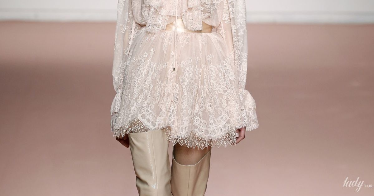 Коллекция Blumarine прет-а-порте сезона осень-зима 2019-2020_16 / © East News