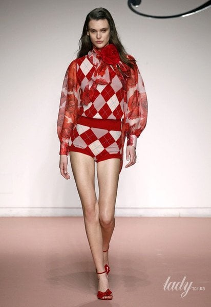 Коллекция Blumarine прет-а-порте сезона осень-зима 2019-2020_19 / © East News