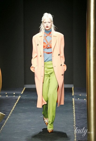 Коллекция Versace прет-а-порте сезона осень-зима 2019-2020 / © East News