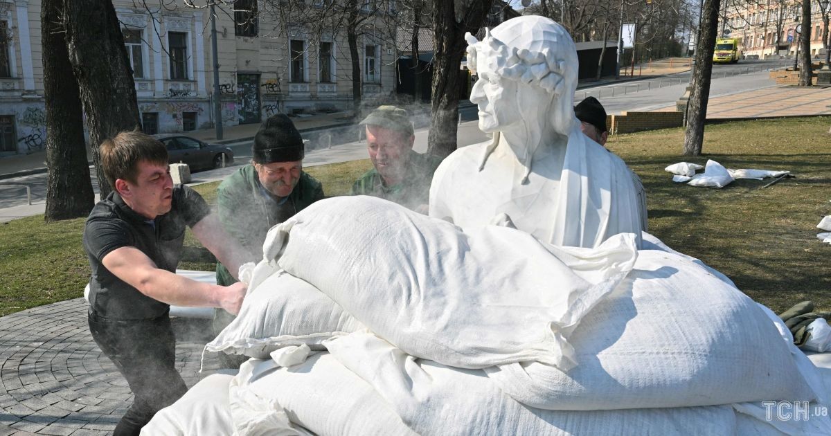 28-й день войны в десяти фотографиях
