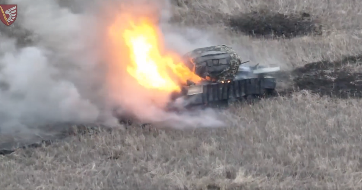 Знищений танк росіян на Донеччині / Фото: скриншот