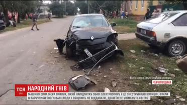 Сын мэра Прилук пьяным сбил электроопору и оставил горожан без света