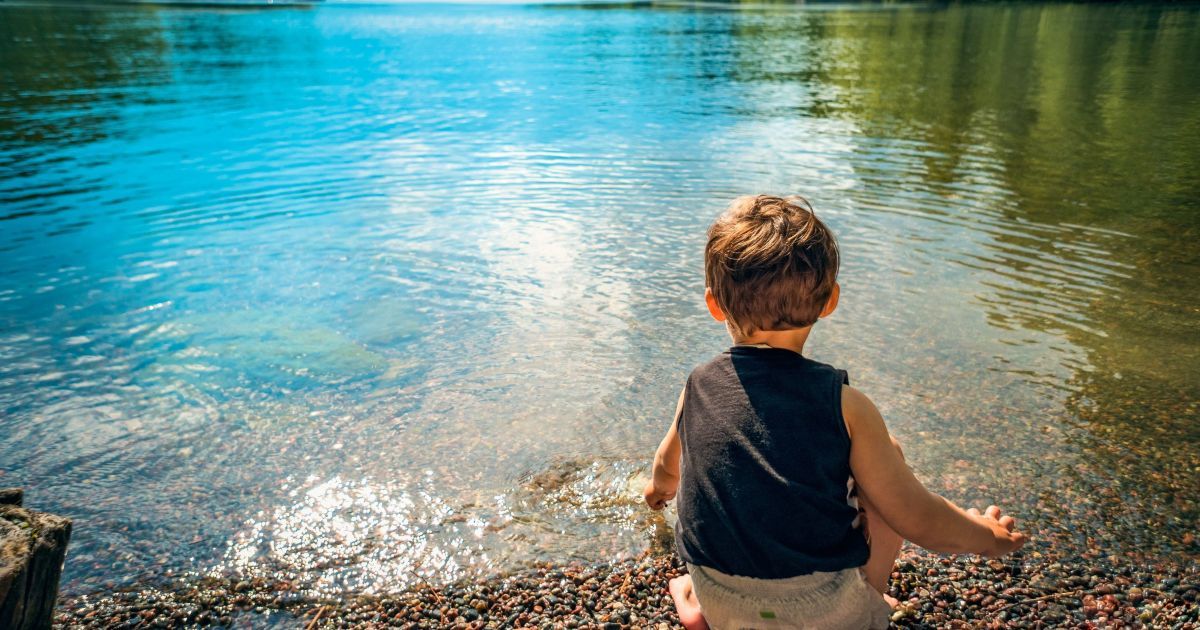 Пляж як путівка до лікаря. Як себе захистити, купаючись у водоймах українських міст