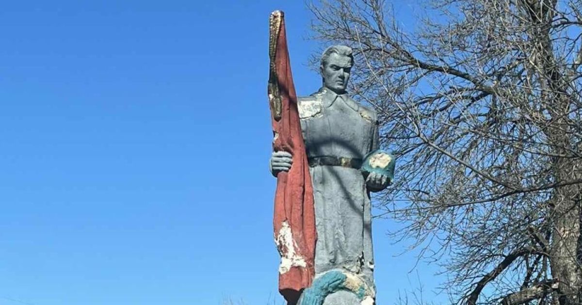 Russian occupants damaged the mass grave from the Second World War in Torets, Donetsk region - Vimarsana News