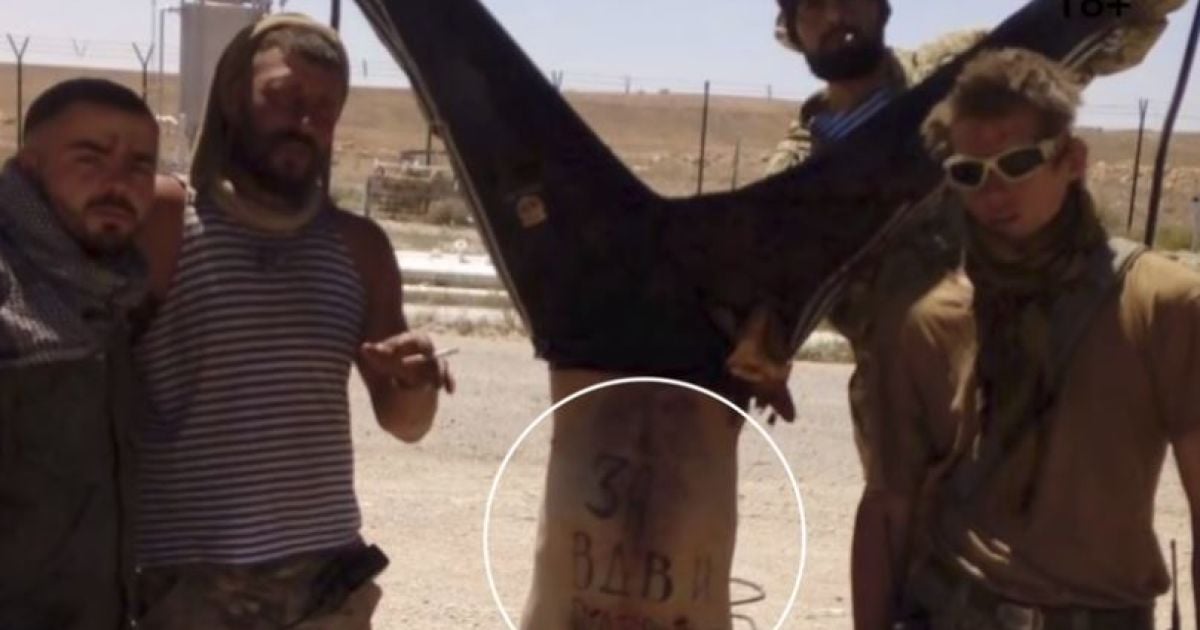 Журналисты раскрыли личности наемников, которые жестоко убили и сожгли мужчину в Сирии