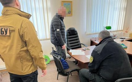 Четверо київських митників постануть перед судом: вигадали схему незаконного оформлення спецавтівок