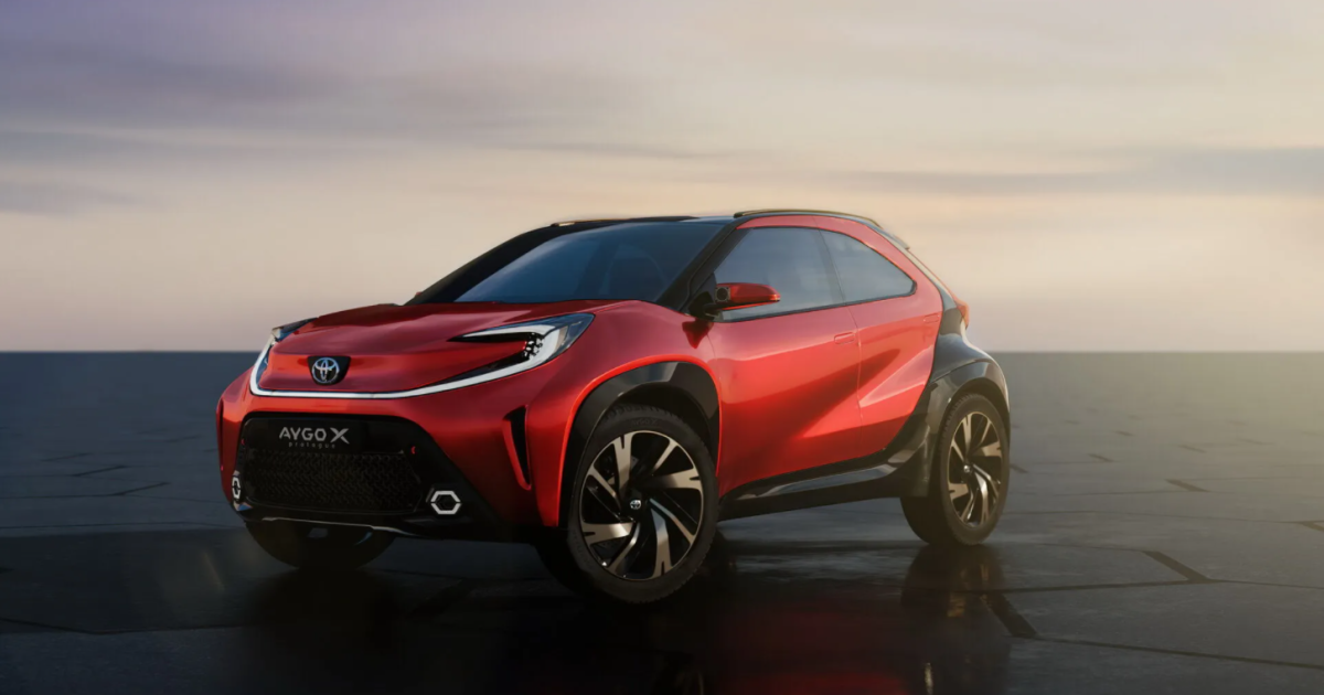 Toyota перед дебютом опубликовала тизер нового поколения своего самого маленького автомобиля