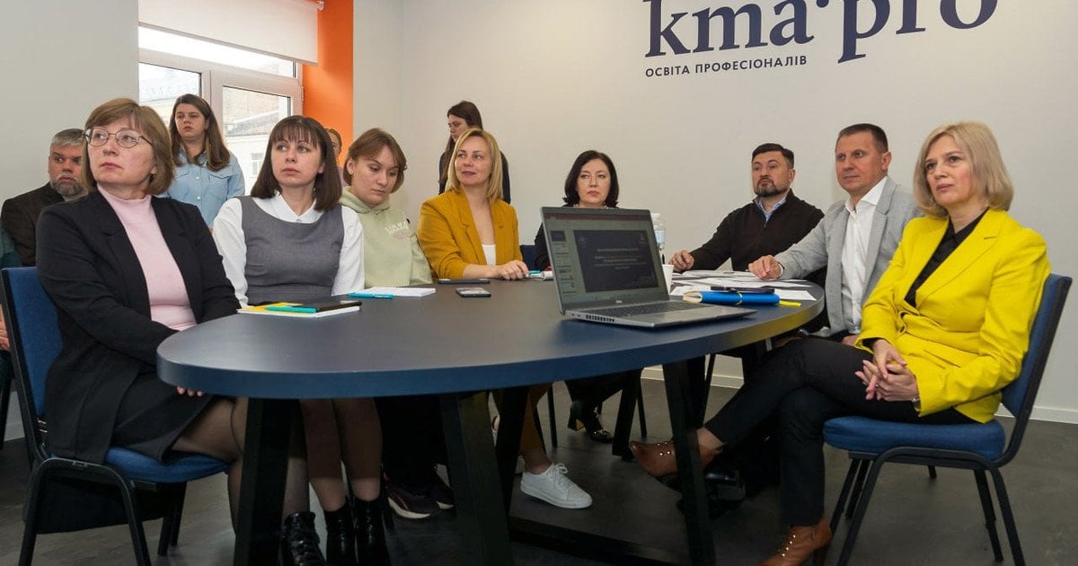 Агропромислові кластери, індустріальні парки та рекреаційні зони для реабілізтації - українські громади перезентували бачення повоєнної відбудови