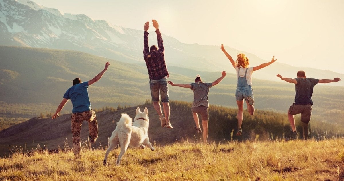 Щасливі люди оновлюють своє уявлення про себе та рухаються до нових висот.