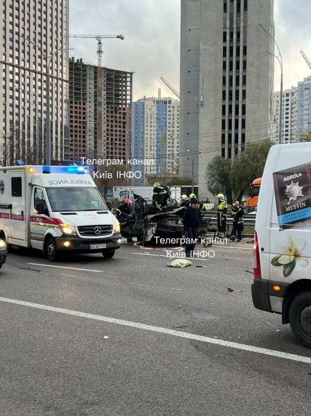 Фото с места ДТП в Киеве 4 ноября