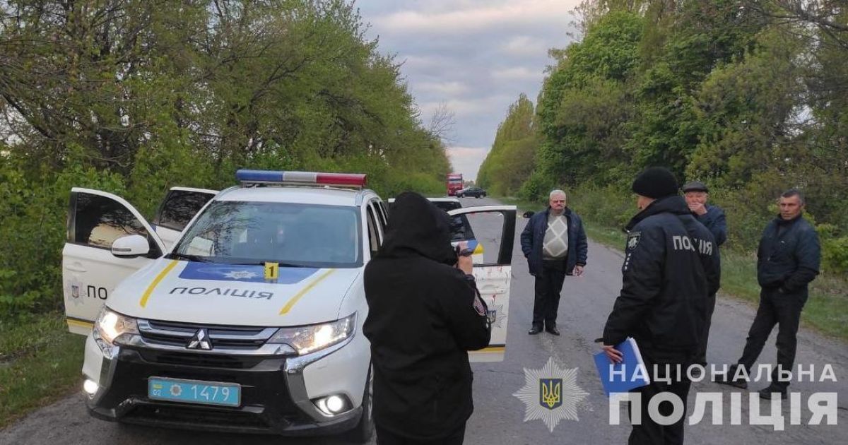 Вночі 20 квітня двоє чоловіків здійснили розстріл копів у Вінницькій області.