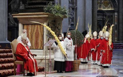 Християни західного обряду відсвяткували Вербну неділю: Папа Римський провів месу