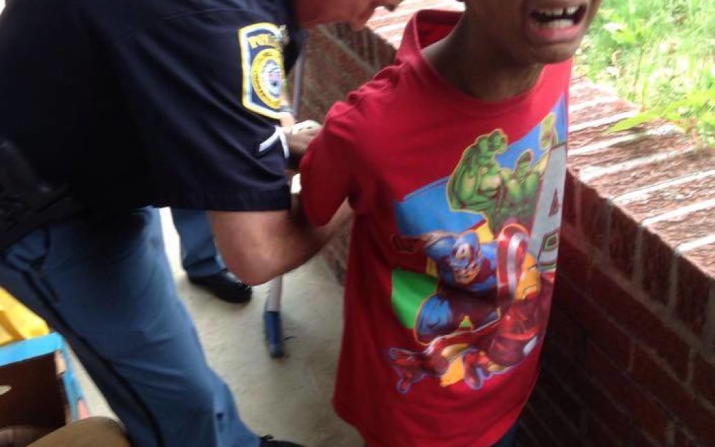 У матері виявився специфічний погляд на виховання / © Facebook/Chiquita Hill