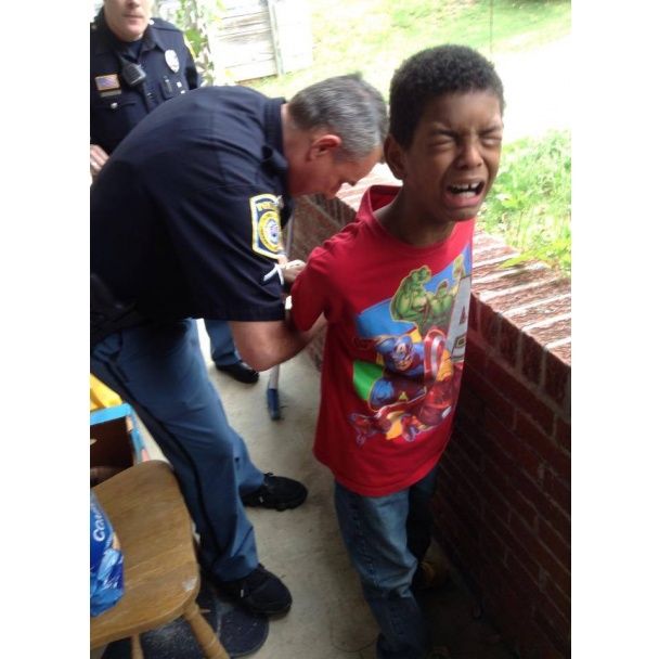 У матері виявився специфічний погляд на виховання / © Facebook/Chiquita Hill