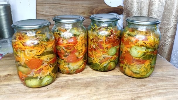 Салат «Генеральский» на зиму — идеальный способ сохранить вкус лета в банке