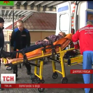 У Дніпропетровську врятували самогубцю після моторошного стрибка з мосту