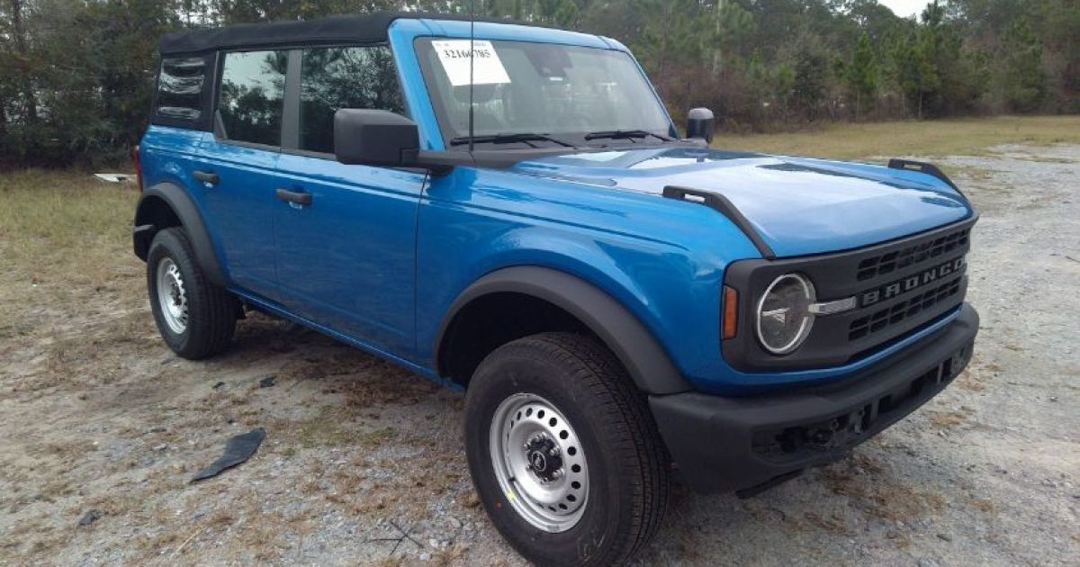 Ждем в Украине: сразу два внедорожника Ford, который "взорвал" рынок продаж, продают на популярном аукционе