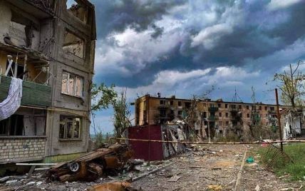 "Зруйнували їхнє житло і щось обіцяють": Гайдай розповів, як окупанти намагаються заманити луганчан на "референдум" (фото)
