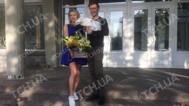 Ступка забрав кохану з донькою з пологового / © ТСН