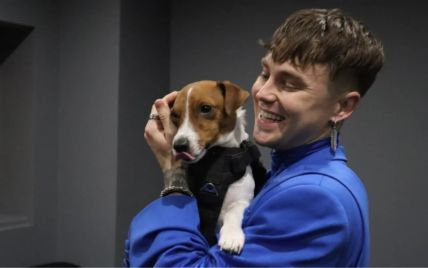 Артем Пивоваров сделал неожиданный дуэт с псом Патроном ради спасения животных