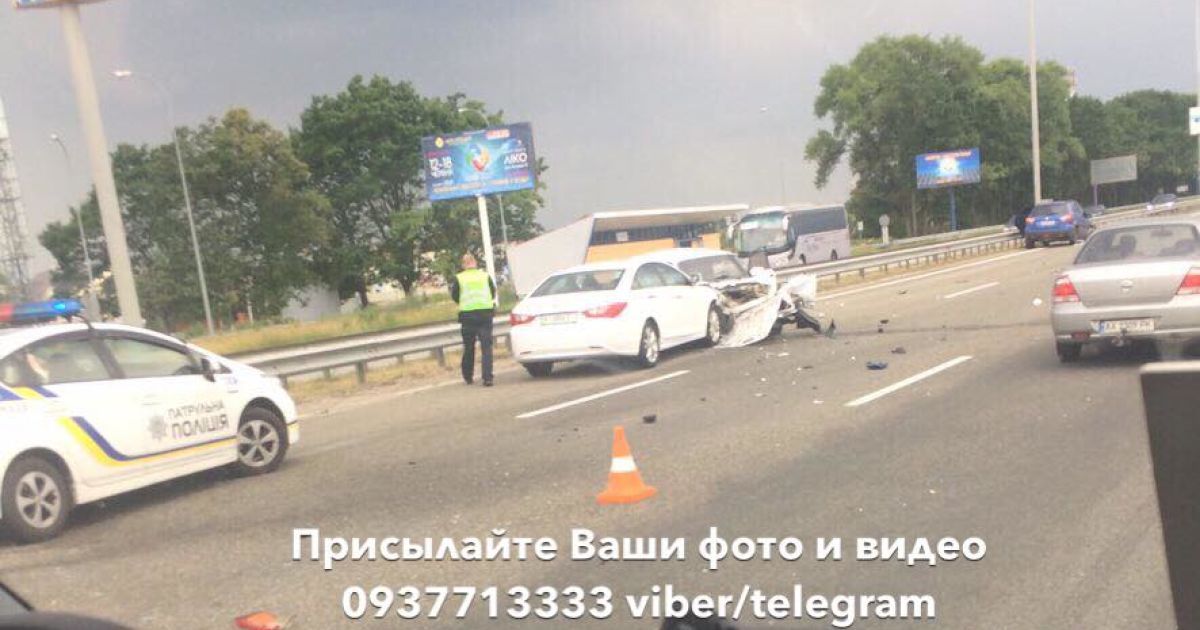 На Бориспольской трассе произошло масштабное ДТП с участием 6 автомобилей